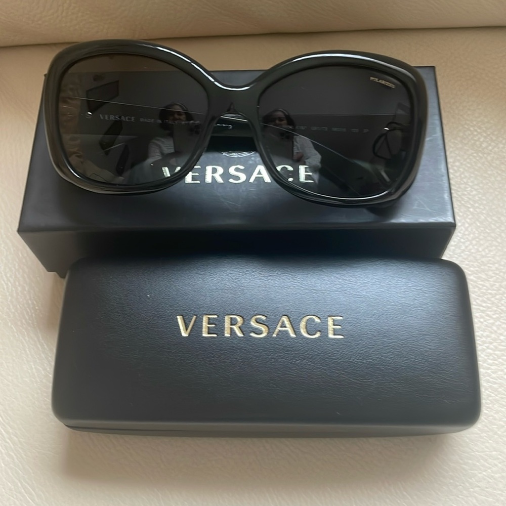 San Glasses Versace